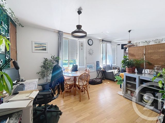 Afficher la photo en grand Maison à vendre - 2 pièces - 63 m2 - Montereau Fault Yonne - 77 - ILE-DE-FRANCE