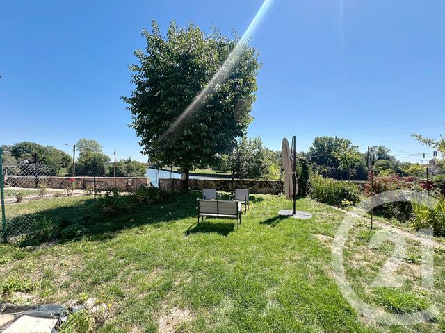 Afficher la photo en grand Maison à vendre - 2 pièces - 63 m2 - Montereau Fault Yonne - 77 - ILE-DE-FRANCE