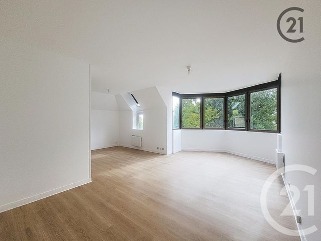 Appartement F4 à louer - 4 pièces - 86,25 m2 - Montereau Fault Yonne - 77 - ILE-DE-FRANCE