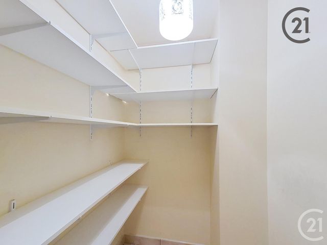 Appartement F4 à louer - 4 pièces - 102 m2 - Montereau Fault Yonne - 77 - ILE-DE-FRANCE