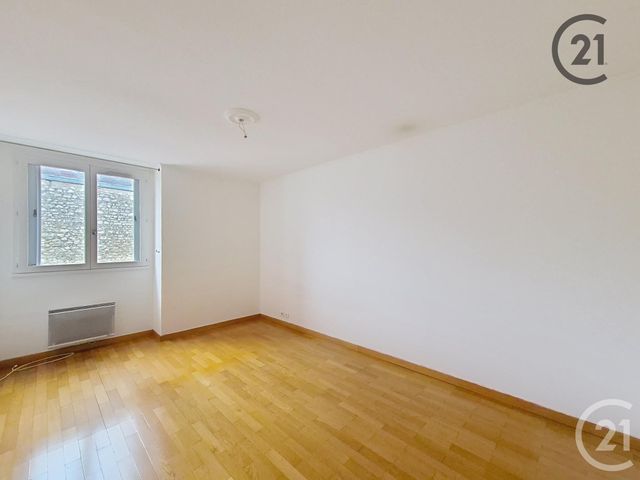 Appartement F4 à louer - 4 pièces - 102 m2 - Montereau Fault Yonne - 77 - ILE-DE-FRANCE