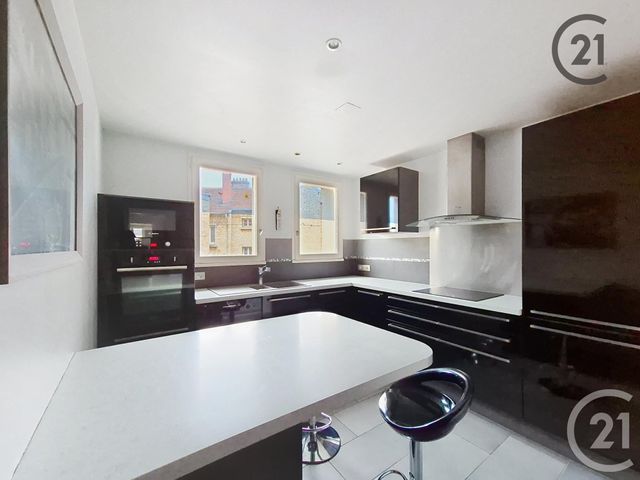 Appartement F4 à louer - 4 pièces - 102 m2 - Montereau Fault Yonne - 77 - ILE-DE-FRANCE