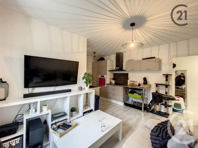 Appartement F1 à louer - 1 pièce - 32 m2 - Montereau Fault Yonne - 77 - ILE-DE-FRANCE