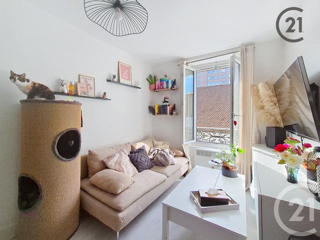 Afficher la photo en grand Appartement F1 à louer - 1 pièce - 32 m2 - Montereau Fault Yonne - 77 - ILE-DE-FRANCE