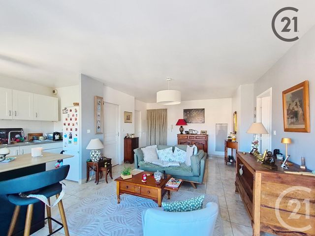 Appartement F1 à louer - 1 pièce - 59 m2 - Montereau Fault Yonne - 77 - ILE-DE-FRANCE