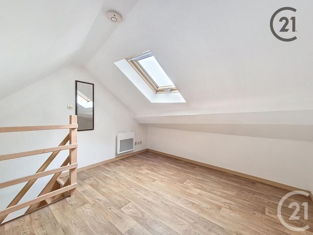 Appartement F1 à louer - 2 pièces - 23,70 m2 - Montereau Fault Yonne - 77 - ILE-DE-FRANCE