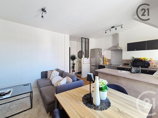 Appartement F3 à louer - 3 pièces - 56,60 m2 - Montereau Fault Yonne - 77 - ILE-DE-FRANCE