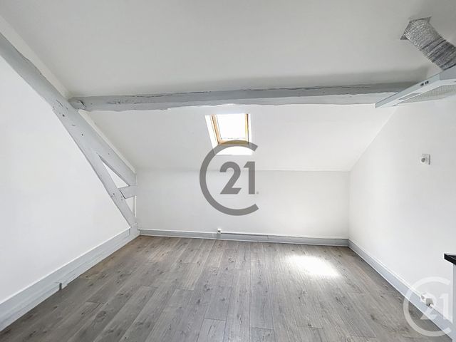 Appartement F1 &agrave; louer - 1 pi&egrave;ce - 18 m2 - Montereau Fault Yonne - 77 - ILE-DE-FRANCE