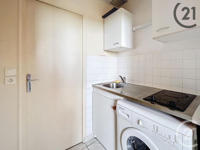 Appartement à louer - 2 pièces - 32 m2 - La Grande Paroisse - 77 - ILE-DE-FRANCE