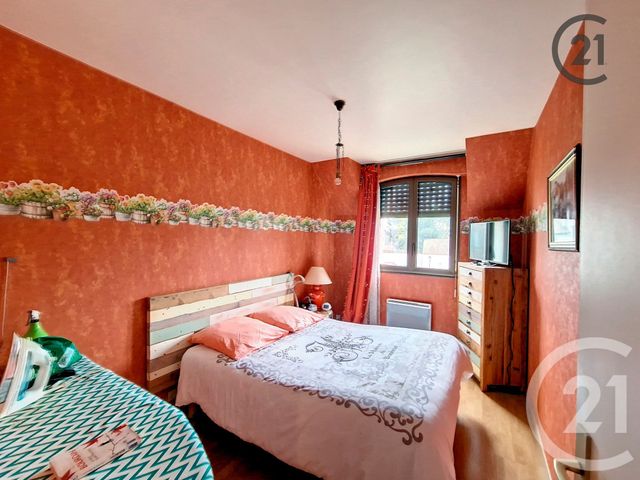 Afficher la photo en grand Appartement F3 à vendre - 3 pièces - 65,50 m2 - Montereau Fault Yonne - 77 - ILE-DE-FRANCE