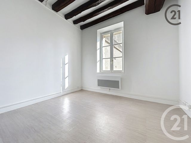 Afficher la photo en grand Appartement F1 bis à vendre - 2 pièces - 28,67 m2 - Montereau Fault Yonne - 77 - ILE-DE-FRANCE