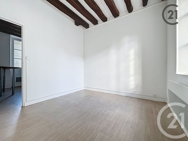 Afficher la photo en grand Appartement F1 bis à vendre - 2 pièces - 28,67 m2 - Montereau Fault Yonne - 77 - ILE-DE-FRANCE