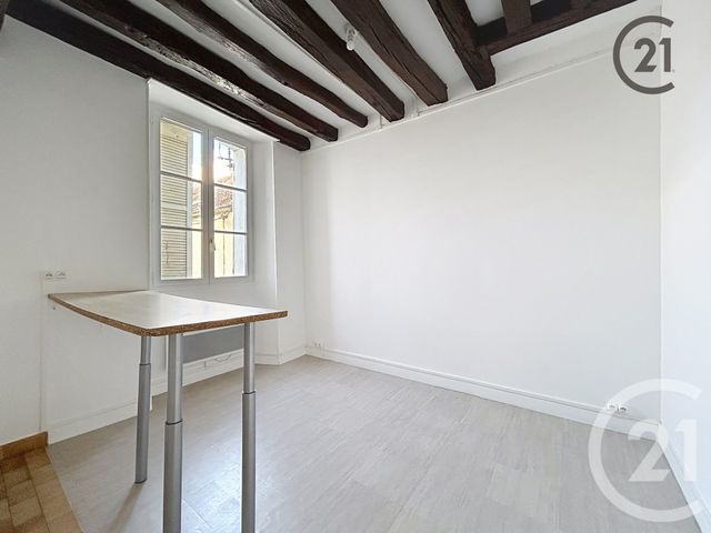 Afficher la photo en grand Appartement F1 bis à vendre - 2 pièces - 28,67 m2 - Montereau Fault Yonne - 77 - ILE-DE-FRANCE