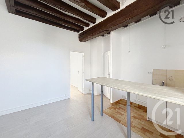 Afficher la photo en grand Appartement F1 bis à vendre - 2 pièces - 28,67 m2 - Montereau Fault Yonne - 77 - ILE-DE-FRANCE