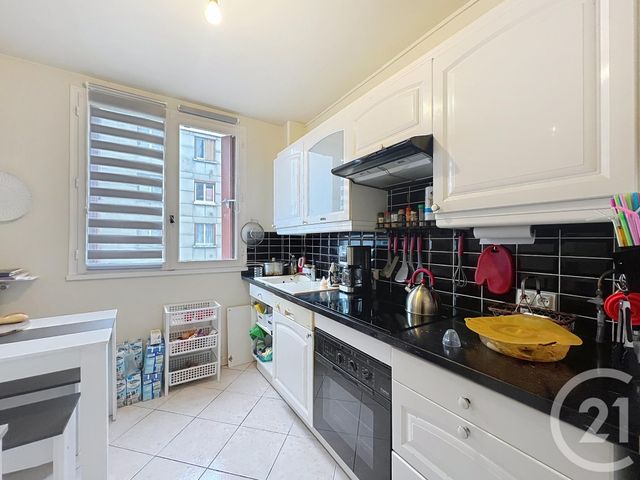 Appartement F4 à vendre - 4 pièces - 76,99 m2 - Montereau Fault Yonne - 77 - ILE-DE-FRANCE