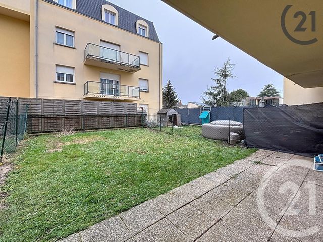 Afficher la photo en grand Appartement à louer - 2 pièces - 44 m2 - Montereau Fault Yonne - 77 - ILE-DE-FRANCE