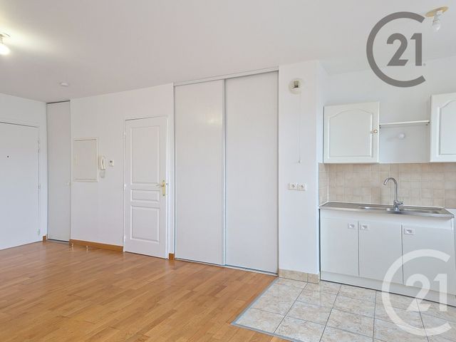 Appartement F2 &agrave; louer - 2 pi&egrave;ces - 44 m2 - Montereau Fault Yonne - 77 - ILE-DE-FRANCE