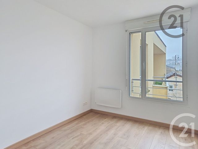 Appartement F2 &agrave; louer - 2 pi&egrave;ces - 44 m2 - Montereau Fault Yonne - 77 - ILE-DE-FRANCE