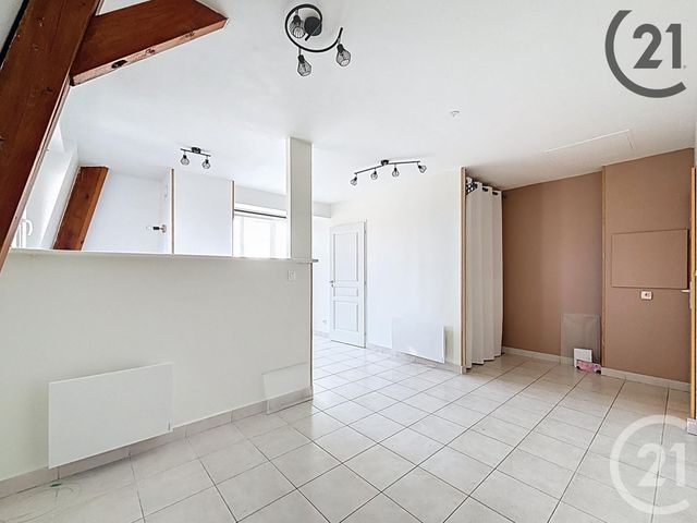 Appartement F1 à louer MONTEREAU FAULT YONNE