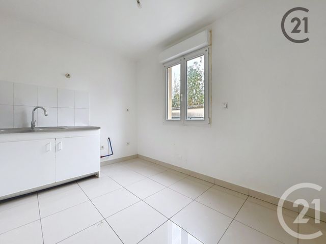 Maison à vendre - 4 pièces - 89,15 m2 - Montereau Fault Yonne - 77 - ILE-DE-FRANCE