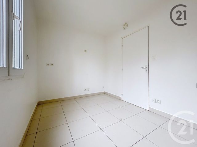 Maison à vendre - 4 pièces - 89,15 m2 - Montereau Fault Yonne - 77 - ILE-DE-FRANCE