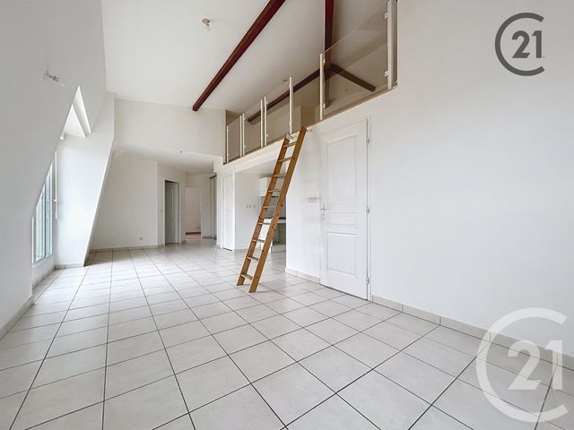 Appartement F3 à vendre - 3 pièces - 63,31 m2 - Montereau Fault Yonne - 77 - ILE-DE-FRANCE