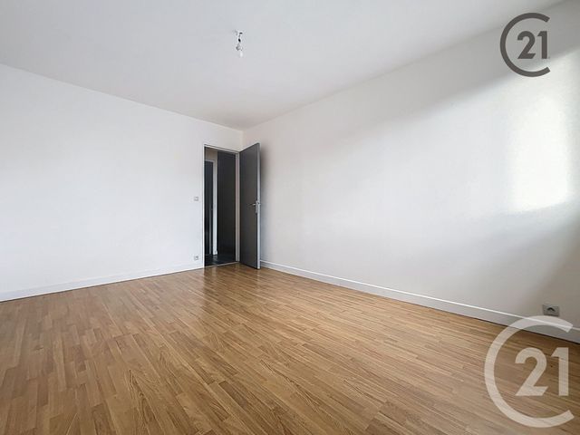 Appartement F4 &agrave; vendre - 4 pi&egrave;ces - 100,89 m2 - Montereau Fault Yonne - 77 - ILE-DE-FRANCE