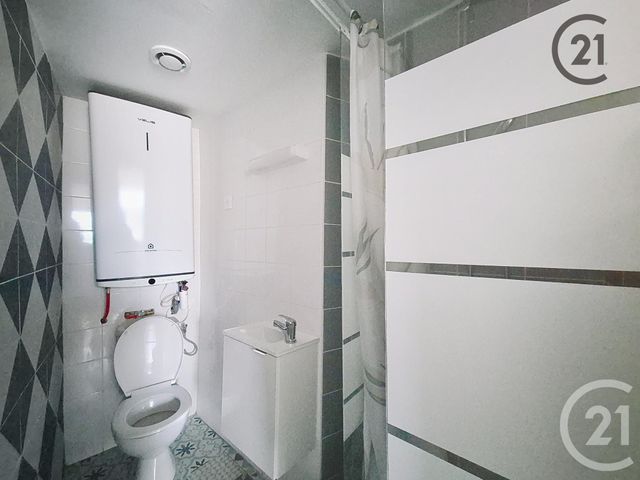 Appartement F1 à louer - 1 pièce - 22 m2 - Montereau Fault Yonne - 77 - ILE-DE-FRANCE