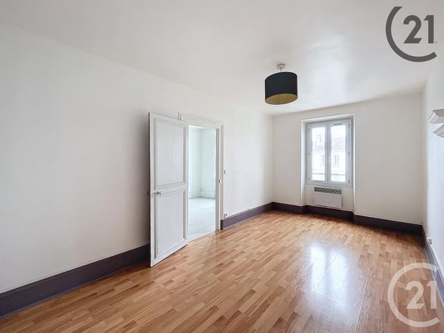 Appartement F2 à louer - 2 pièces - 44,50 m2 - Montereau Fault Yonne - 77 - ILE-DE-FRANCE