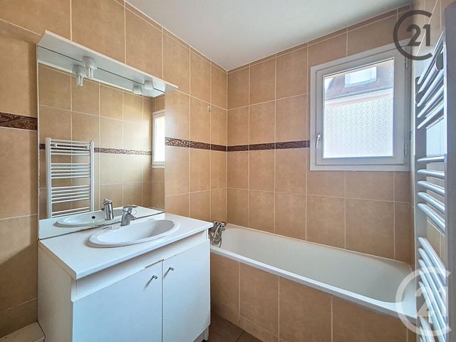 Appartement F4 &agrave; louer - 4 pi&egrave;ces - 89 m2 - Montereau Fault Yonne - 77 - ILE-DE-FRANCE