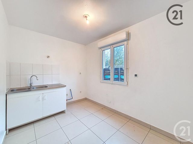 Appartement F4 &agrave; louer - 4 pi&egrave;ces - 89 m2 - Montereau Fault Yonne - 77 - ILE-DE-FRANCE