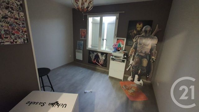 Maison &agrave; louer - 4 pi&egrave;ces - 81,28 m2 - Montereau Fault Yonne - 77 - ILE-DE-FRANCE