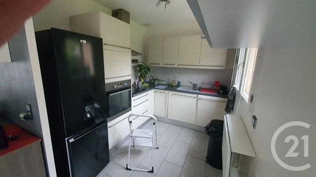 Maison &agrave; louer - 4 pi&egrave;ces - 81,28 m2 - Montereau Fault Yonne - 77 - ILE-DE-FRANCE