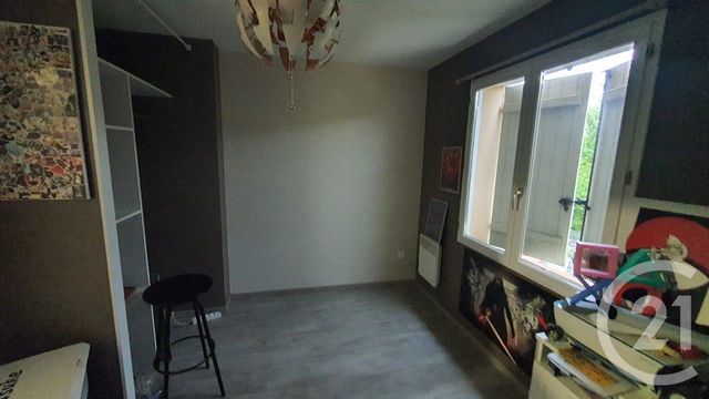 Maison &agrave; louer - 4 pi&egrave;ces - 81,28 m2 - Montereau Fault Yonne - 77 - ILE-DE-FRANCE