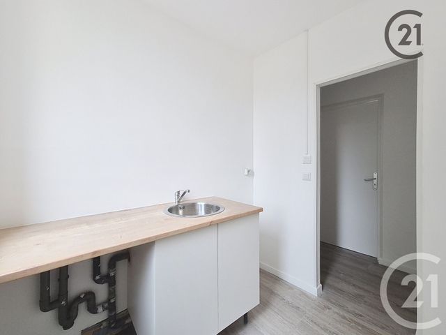 Appartement F2 &agrave; louer - 2 pi&egrave;ces - 43,21 m2 - Montereau Fault Yonne - 77 - ILE-DE-FRANCE