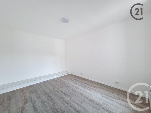 Appartement F2 &agrave; louer - 2 pi&egrave;ces - 43,21 m2 - Montereau Fault Yonne - 77 - ILE-DE-FRANCE