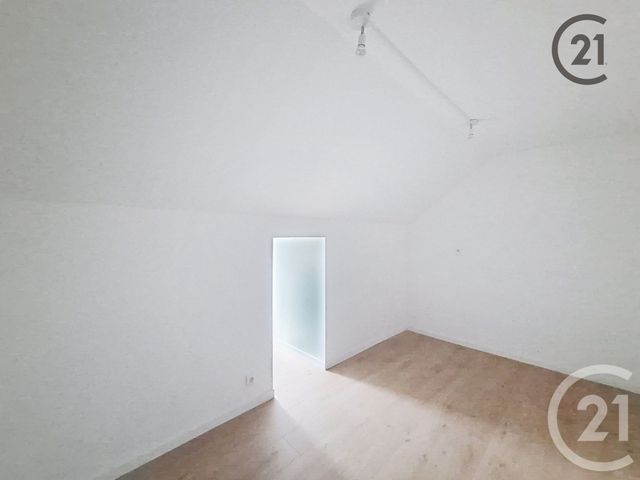 Appartement F2 &agrave; louer - 2 pi&egrave;ces - 48,93 m2 - Montereau Fault Yonne - 77 - ILE-DE-FRANCE