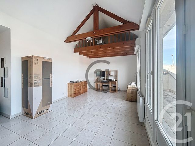 Appartement F3 &agrave; vendre - 3 pi&egrave;ces - 56,02 m2 - Montereau Fault Yonne - 77 - ILE-DE-FRANCE