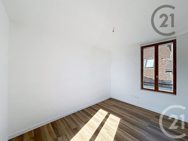 Appartement F3 &agrave; louer - 3 pi&egrave;ces - 46 m2 - Montereau Fault Yonne - 77 - ILE-DE-FRANCE