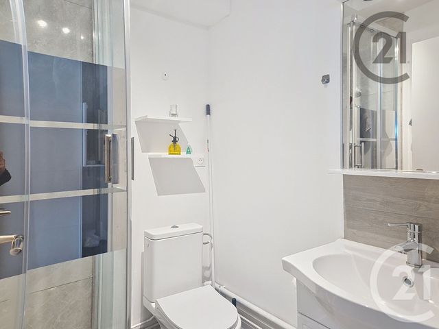 Appartement Studio &agrave; louer - 1 pi&egrave;ce - 22 m2 - Montereau Fault Yonne - 77 - ILE-DE-FRANCE