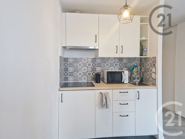 Appartement Studio &agrave; louer - 1 pi&egrave;ce - 22 m2 - Montereau Fault Yonne - 77 - ILE-DE-FRANCE