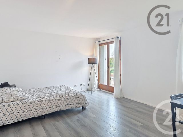 Appartement Studio &agrave; louer - 1 pi&egrave;ce - 22 m2 - Montereau Fault Yonne - 77 - ILE-DE-FRANCE