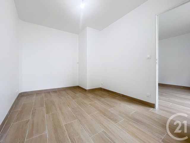 Appartement F3 &agrave; vendre - 3 pi&egrave;ces - 44,74 m2 - Montereau Fault Yonne - 77 - ILE-DE-FRANCE