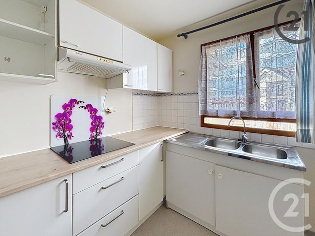 Appartement F2 &agrave; louer - 2 pi&egrave;ces - 61,30 m2 - Montereau Fault Yonne - 77 - ILE-DE-FRANCE