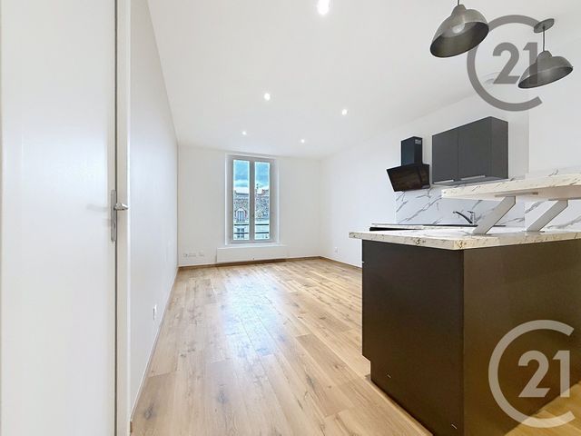 Appartement F3 &agrave; louer - 3 pi&egrave;ces - 48,26 m2 - Montereau Fault Yonne - 77 - ILE-DE-FRANCE