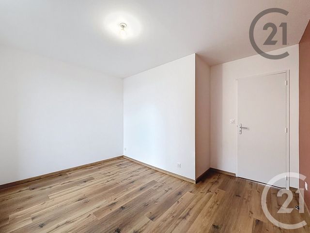 Appartement F3 &agrave; louer - 3 pi&egrave;ces - 48,26 m2 - Montereau Fault Yonne - 77 - ILE-DE-FRANCE