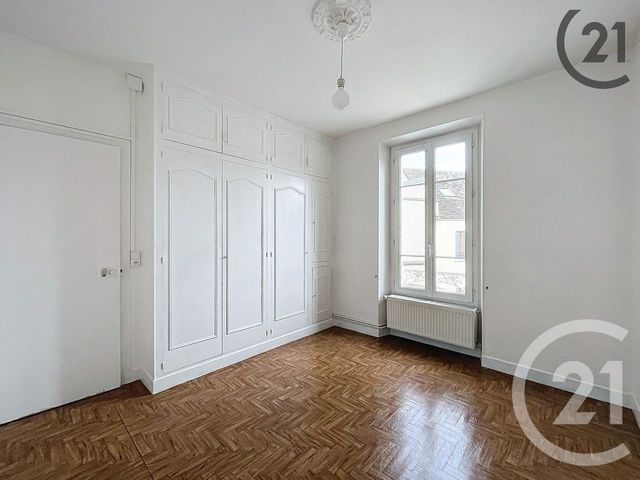 Appartement &agrave; louer - 3 pi&egrave;ces - 68,70 m2 - Montereau Fault Yonne - 77 - ILE-DE-FRANCE