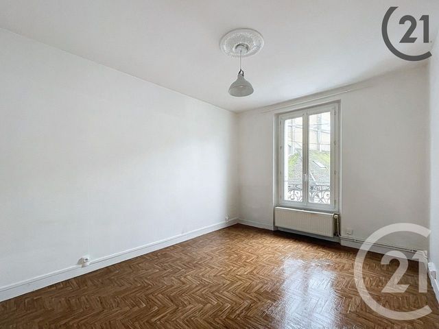 Appartement &agrave; louer - 3 pi&egrave;ces - 68,70 m2 - Montereau Fault Yonne - 77 - ILE-DE-FRANCE