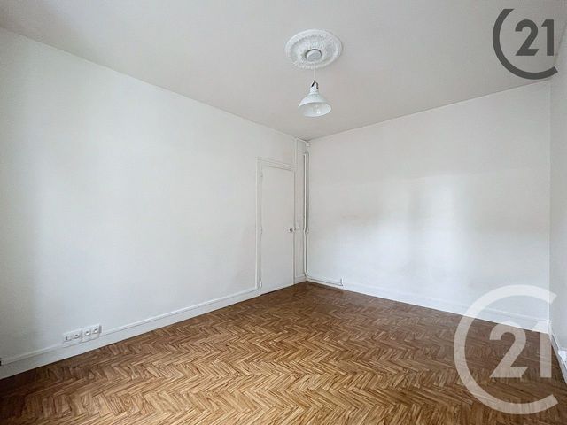 Appartement &agrave; louer - 3 pi&egrave;ces - 68,70 m2 - Montereau Fault Yonne - 77 - ILE-DE-FRANCE