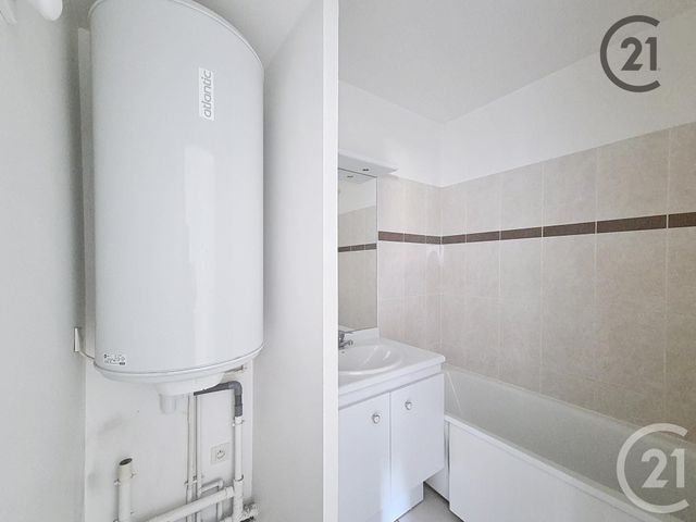 Appartement F2 &agrave; louer - 2 pi&egrave;ces - 43,65 m2 - Montereau Fault Yonne - 77 - ILE-DE-FRANCE